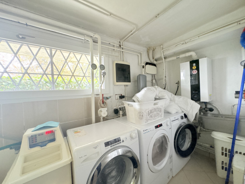 Nel suggestivo contesto dei Colli Euganei, in zona Torreglia, proponiamo in vendita una casa sing...