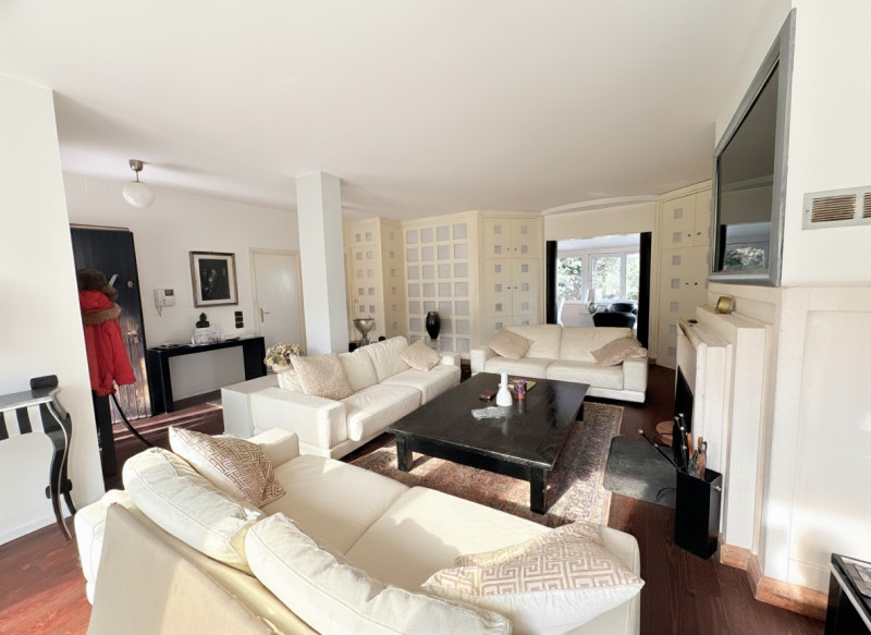 Nel suggestivo contesto dei Colli Euganei, in zona Torreglia, proponiamo in vendita una casa sing...