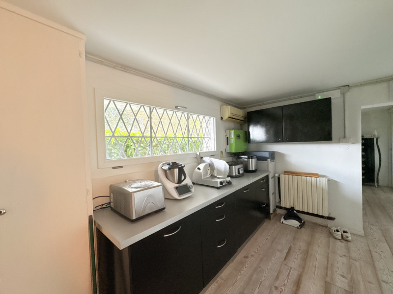 Nel suggestivo contesto dei Colli Euganei, in zona Torreglia, proponiamo in vendita una casa sing...