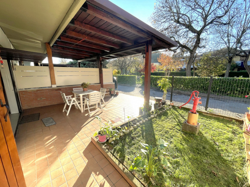 Nel cuore di Torreglia, alle porte dei Colli Euganei, proponiamo in vendita una porzione di casa ...