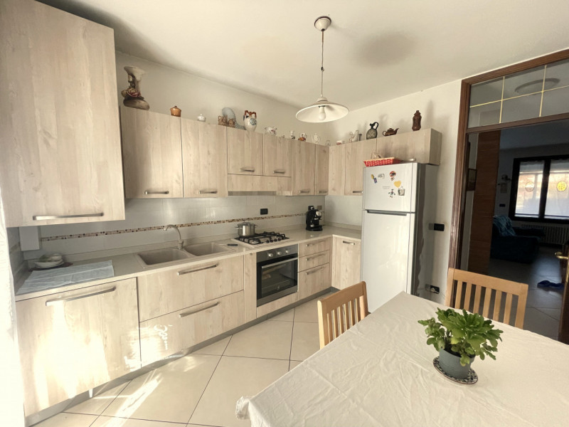 Nel cuore di Torreglia, alle porte dei Colli Euganei, proponiamo in vendita una porzione di casa ...