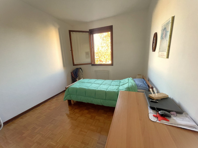 Nel cuore di Torreglia, alle porte dei Colli Euganei, proponiamo in vendita una porzione di casa ...