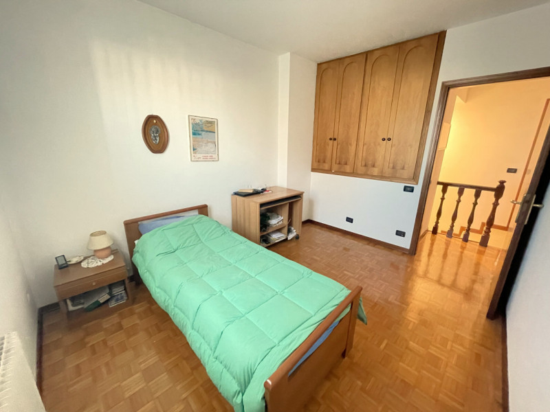 Nel cuore di Torreglia, alle porte dei Colli Euganei, proponiamo in vendita una porzione di casa ...