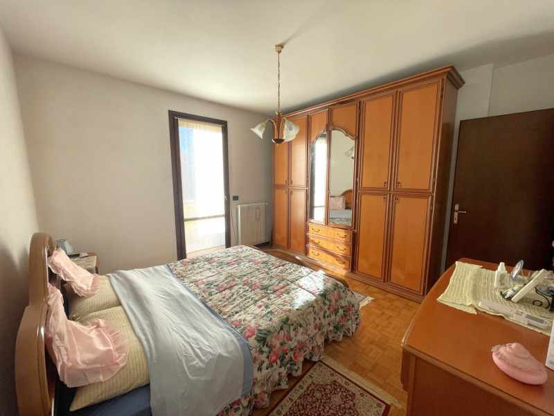 Nel cuore di Torreglia, alle porte dei Colli Euganei, proponiamo in vendita una porzione di casa ...