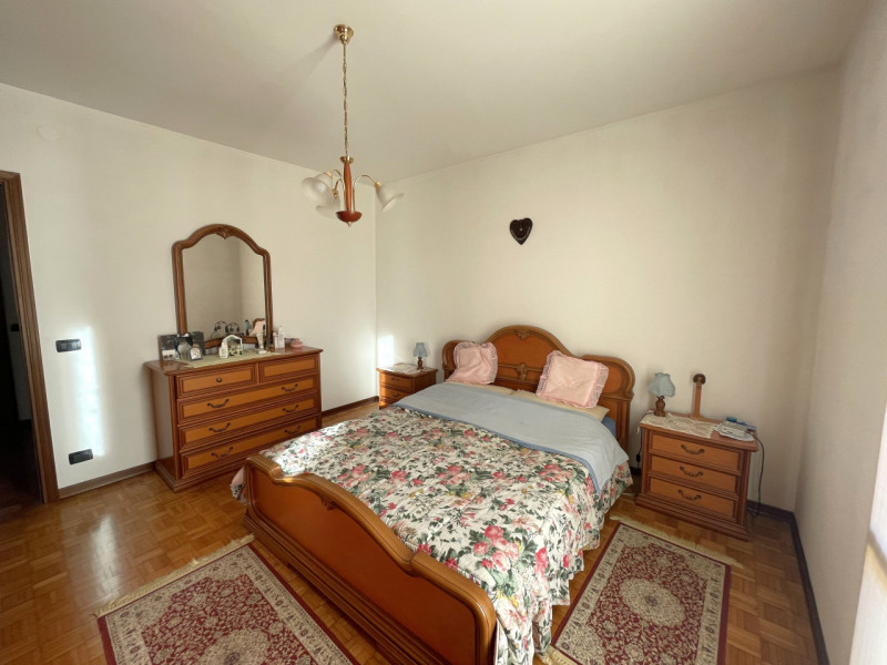 Nel cuore di Torreglia, alle porte dei Colli Euganei, proponiamo in vendita una porzione di casa ...