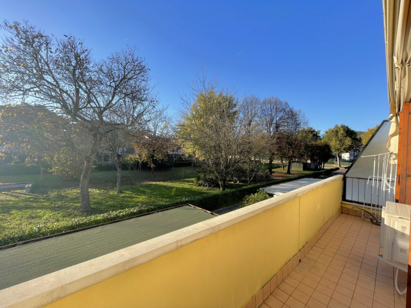 Nel cuore di Torreglia, alle porte dei Colli Euganei, proponiamo in vendita una porzione di casa ...