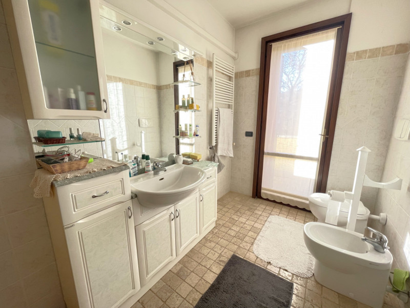 Nel cuore di Torreglia, alle porte dei Colli Euganei, proponiamo in vendita una porzione di casa ...