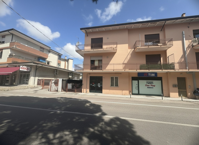 Nel cuore di Torreglia, in posizione centralissima e comoda a tutti i principali servizi, proponi...