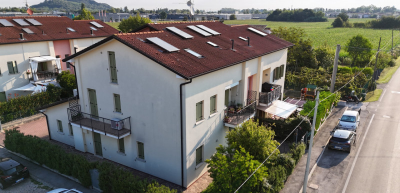 In un contesto tranquillo e riservato, immerso nel verde dei Colli Euganei ma a pochi minuti dall...