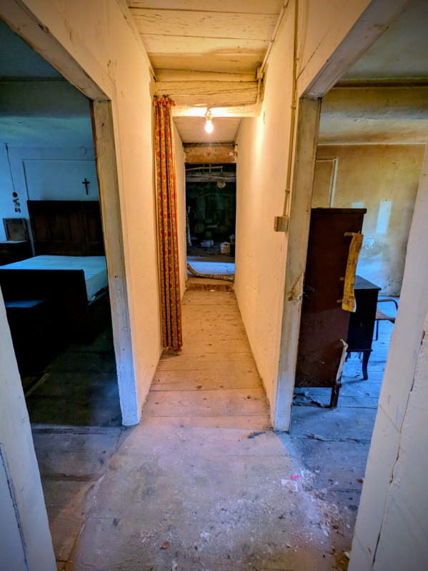 In posizione unica e suggestiva, immerso nel verde dei Colli Euganei, proponiamo in vendita un af...