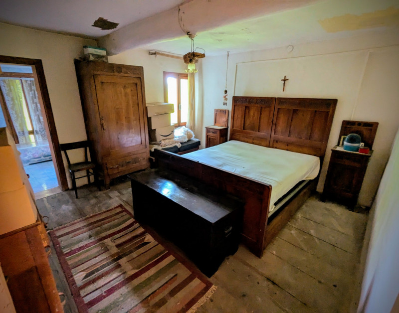 In posizione unica e suggestiva, immerso nel verde dei Colli Euganei, proponiamo in vendita un af...