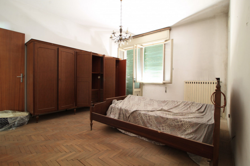 GALZIGNANO TERME: Proponiamo questo rustico completamente da ristrutturare situato nei colli, con...