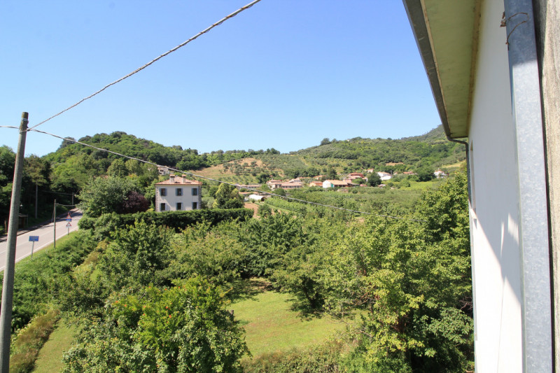 GALZIGNANO TERME: Proponiamo questo rustico completamente da ristrutturare situato nei colli, con...