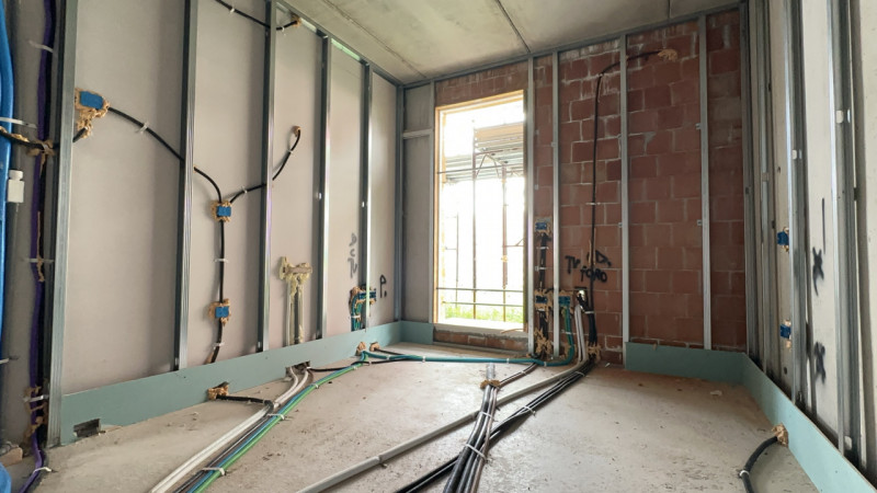 Proponiamo in Vendita appartamento, con ingresso indipendente,  a 2 Camere da letto, al piano Ter...