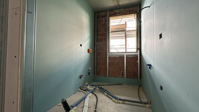 Proponiamo in Vendita appartamento, con ingresso indipendente,  a 2 Camere da letto, al piano Ter...