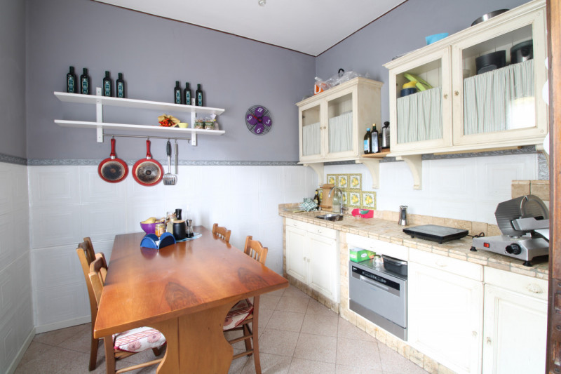 ALBIGNASEGO: In centro al paese, porzione di bifamiliare sviluppata su due livelli con giardino e...