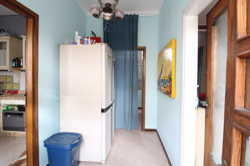 ALBIGNASEGO: In centro al paese, porzione di bifamiliare sviluppata su due livelli con giardino e...