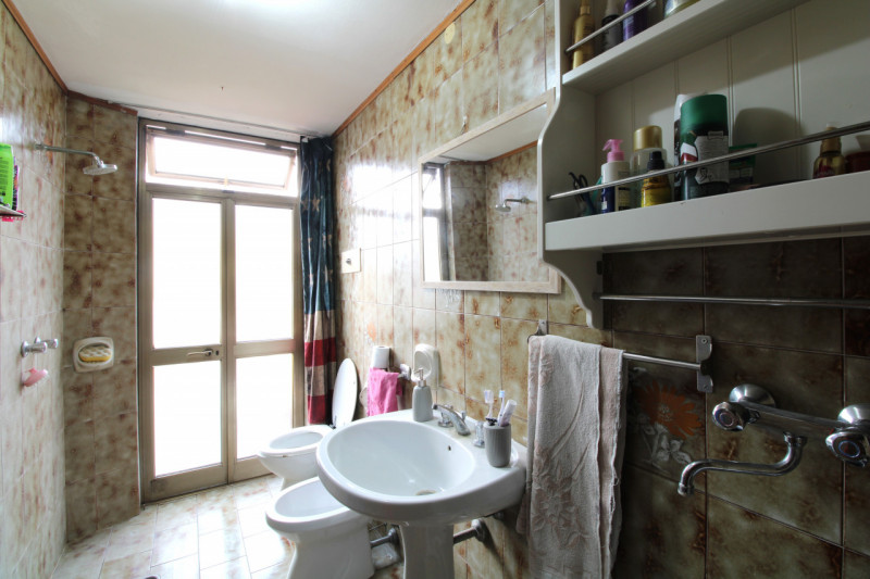 ALBIGNASEGO: In centro al paese, porzione di bifamiliare sviluppata su due livelli con giardino e...