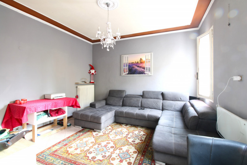 ALBIGNASEGO: In centro al paese, porzione di bifamiliare sviluppata su due livelli con giardino e...