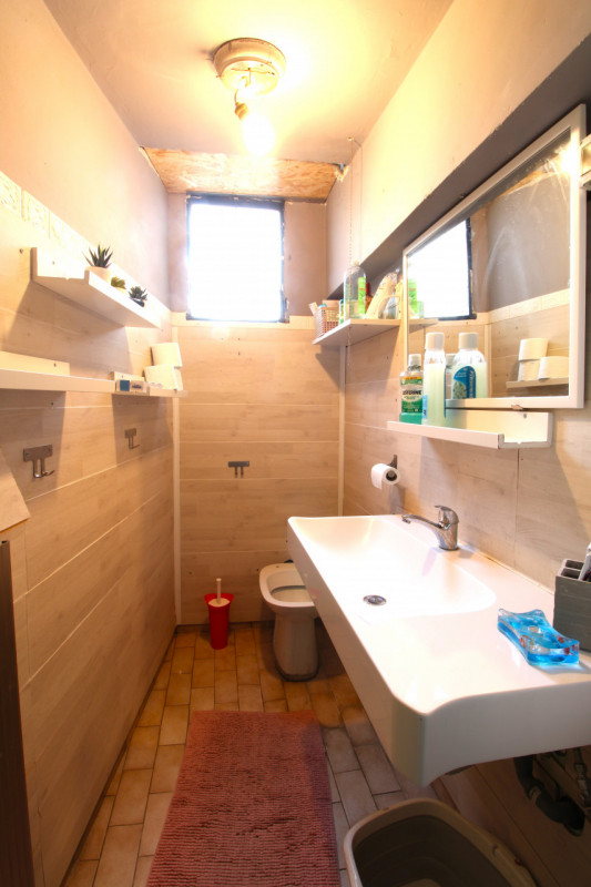 ALBIGNASEGO: In centro al paese, porzione di bifamiliare sviluppata su due livelli con giardino e...