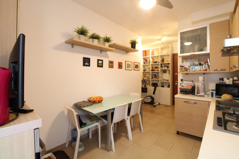 SANT'AGOSTINO: situato nel cuore del quartiere in zona residenziale e a pochi passi da tutti i pr...