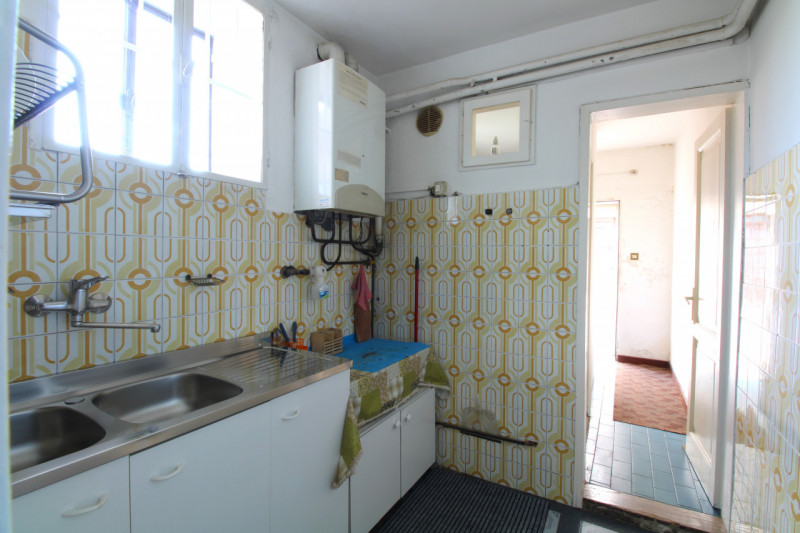 FERRI: casa semindipendente disposta su un unico livello al piano terra.

L'abitazione dispone di...