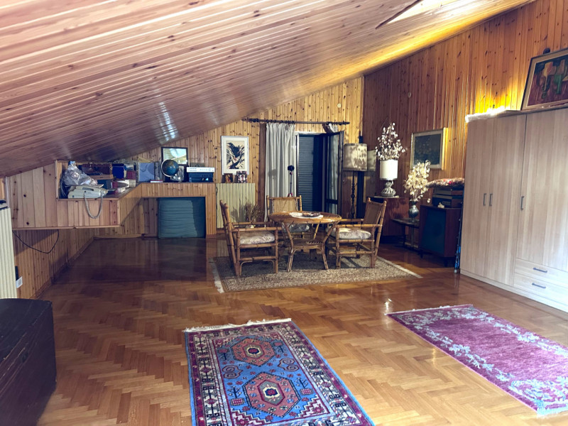 SANT'AGOSTINO: situata nel cuore del quartiere a pochi passi da tutte le principali vie di comuni...