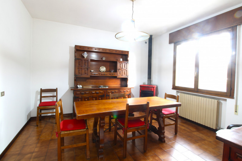 SANT'AGOSTINO: situata nel cuore del quartiere a pochi passi da tutte le principali vie di comuni...