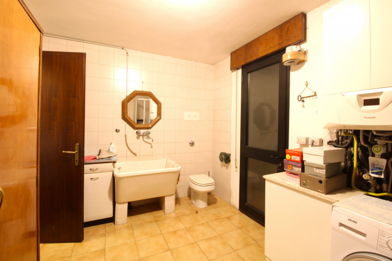 SANT'AGOSTINO: situata nel cuore del quartiere a pochi passi da tutte le principali vie di comuni...