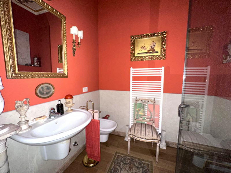 MANDRIOLA: situato all'interno di 'Villa Foscolo', edificata ai primi del XVI secolo, una delle d...