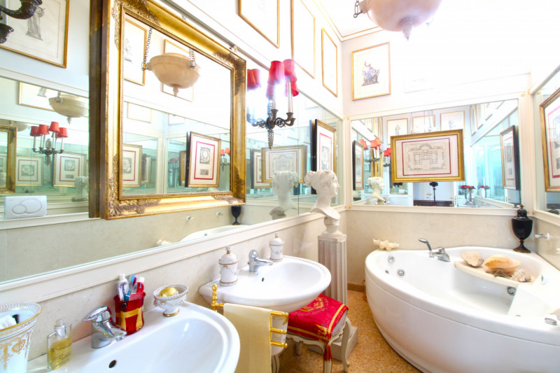 MANDRIOLA: situato all'interno di 'Villa Foscolo', edificata ai primi del XVI secolo, una delle d...