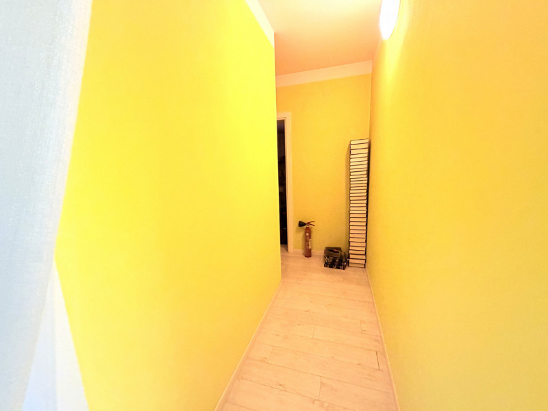 ALBIGNASEGO: situato in pieno centro del paese, ufficio al piano terra con ingresso indipendente....