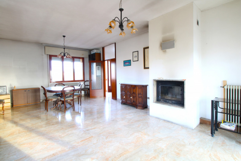 ALBIGNASEGO: a circa un paio di chilometri dal centro di Albignasego, porzione di bifamiliare deg...