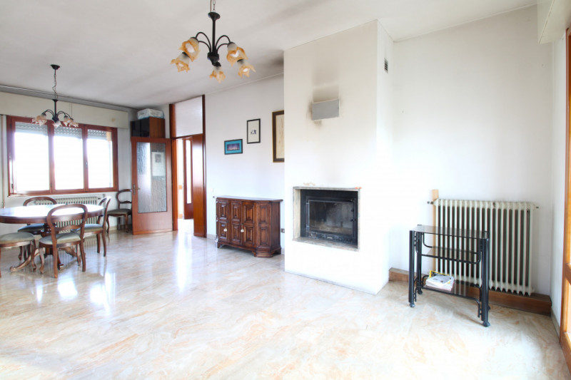 ALBIGNASEGO: a circa un paio di chilometri dal centro di Albignasego, porzione di bifamiliare deg...