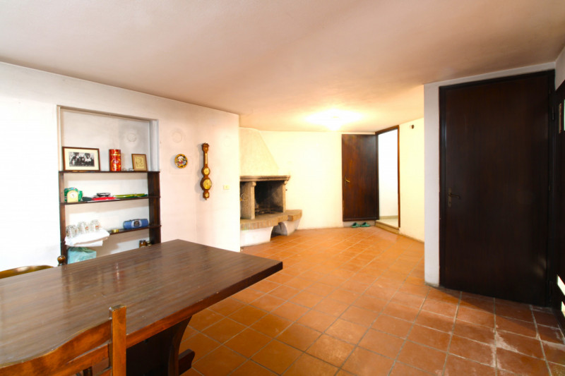 ALBIGNASEGO: a circa un paio di chilometri dal centro di Albignasego, porzione di bifamiliare deg...