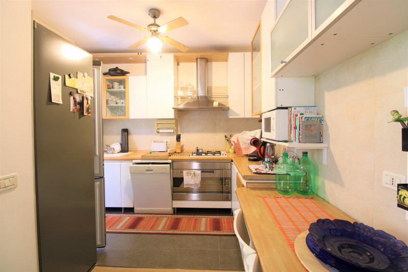 SANT'AGOSTINO: situato in zona residenziale nel cuore del quartiere, appartamento al piano terra ...