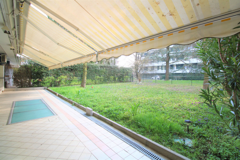 SANT'AGOSTINO: situato in zona residenziale nel cuore del quartiere, appartamento al piano terra ...