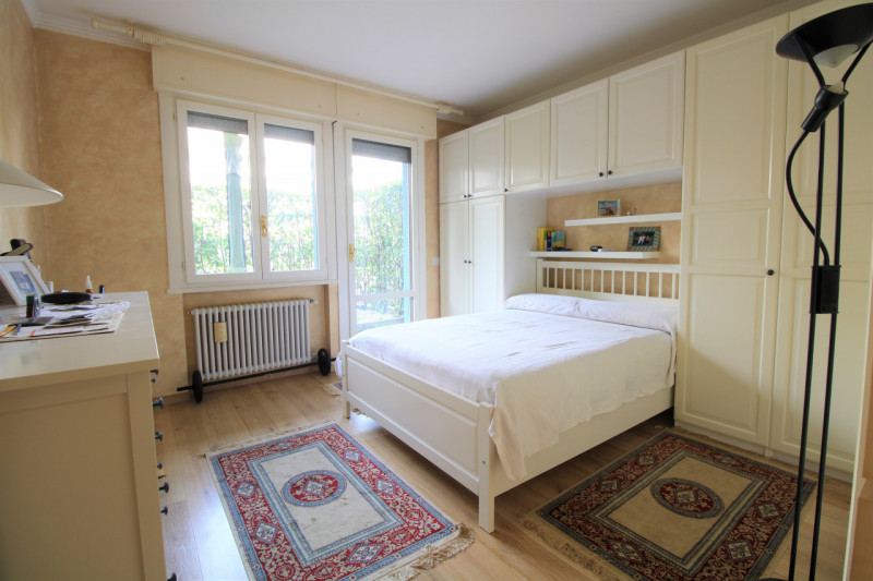 SANT'AGOSTINO: situato in zona residenziale nel cuore del quartiere, appartamento al piano terra ...