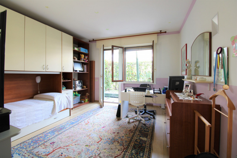 SANT'AGOSTINO: situato in zona residenziale nel cuore del quartiere, appartamento al piano terra ...