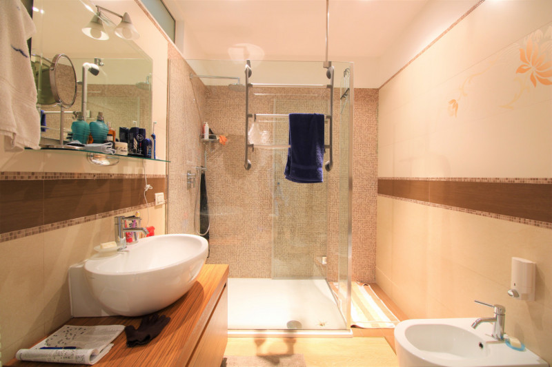 SANT'AGOSTINO: situato in zona residenziale nel cuore del quartiere, appartamento al piano terra ...