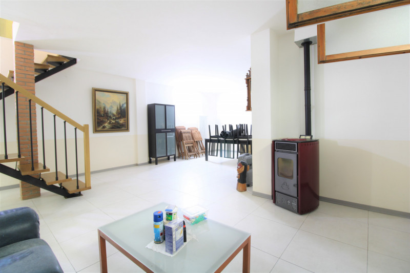 SANT'AGOSTINO: situato in zona residenziale nel cuore del quartiere, appartamento al piano terra ...