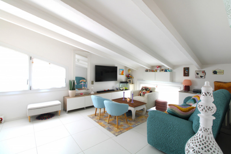 ALBIGNASEGO: appartamento situato al terzo ed ultimo piano, in condominio ristrutturato completam...