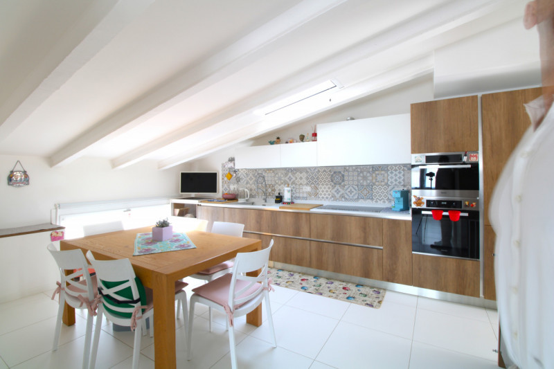 ALBIGNASEGO: appartamento situato al terzo ed ultimo piano, in condominio ristrutturato completam...