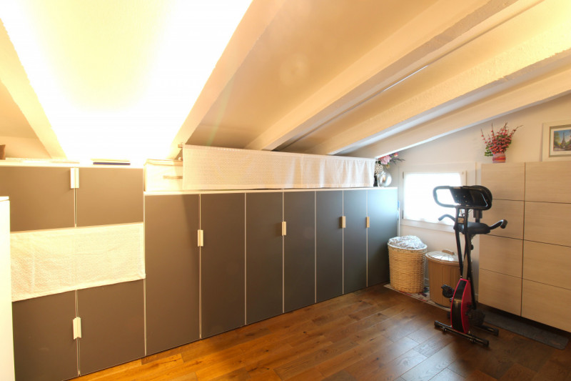 ALBIGNASEGO: appartamento situato al terzo ed ultimo piano, in condominio ristrutturato completam...