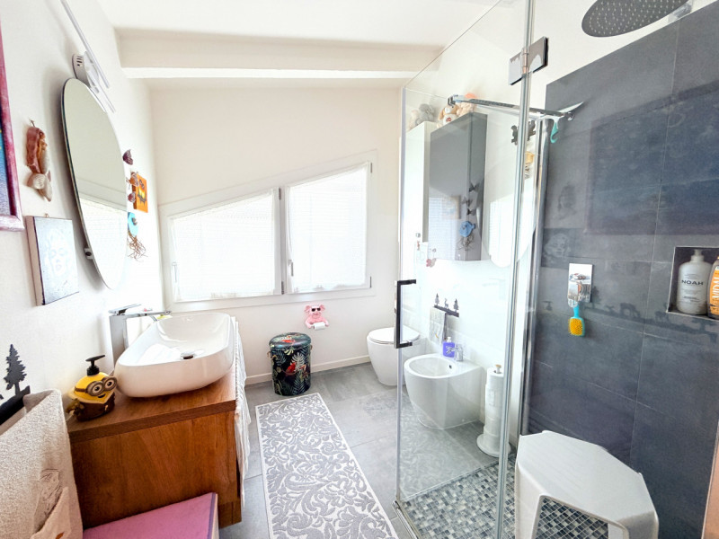 ALBIGNASEGO: appartamento situato al terzo ed ultimo piano, in condominio ristrutturato completam...