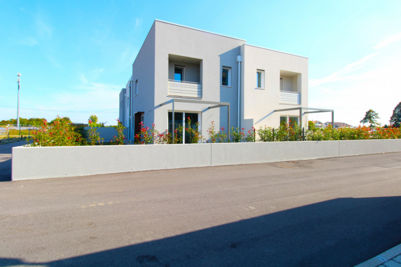 SAN LORENZO: Porzione centrale di trifamiliare disposta su tre livelli.

Situata a pochi passi da...