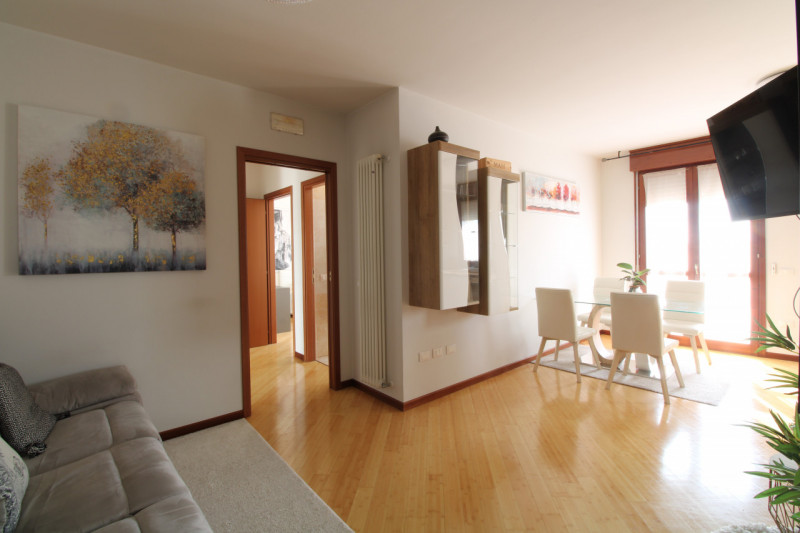 SAN GIACOMO: situato in quartiere residenziale a pochi passi da parchi e da tutti i principali se...