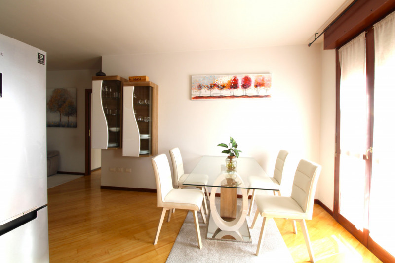 SAN GIACOMO: situato in quartiere residenziale a pochi passi da parchi e da tutti i principali se...