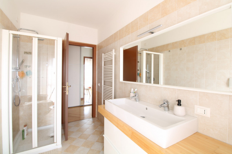 SAN GIACOMO: situato in quartiere residenziale a pochi passi da parchi e da tutti i principali se...