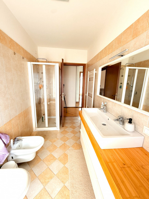 SAN GIACOMO: situato in quartiere residenziale a pochi passi da parchi e da tutti i principali se...